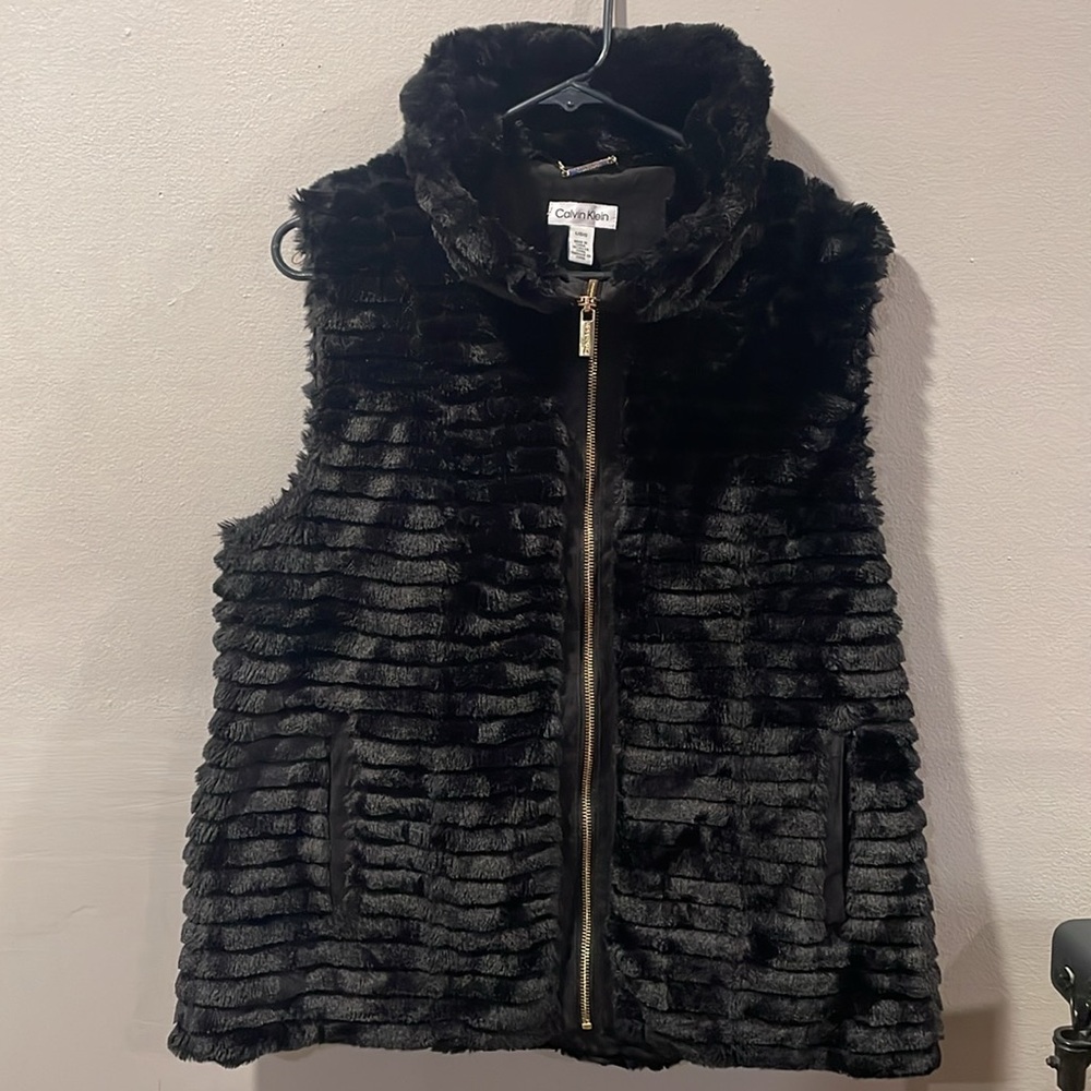 Calvin Klein ribbed faux fur vest in black, size L